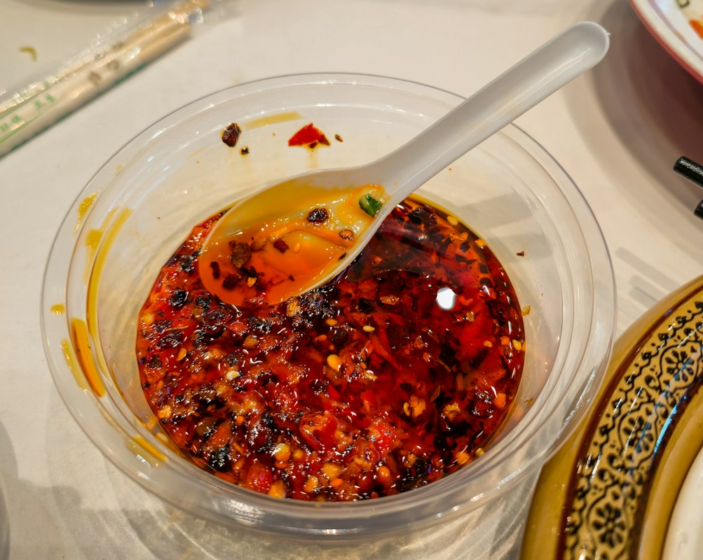 Proceso de preparación del ajo en miel